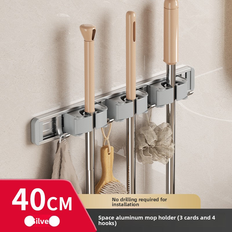 Cleaning tool holder